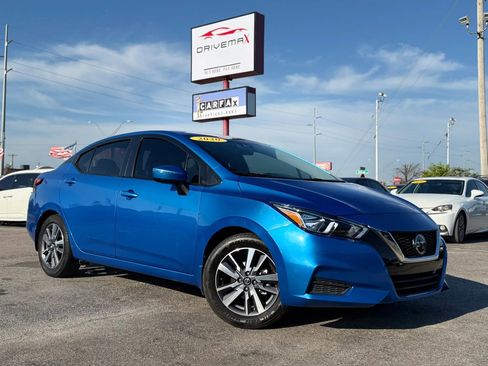 Used 2020 Nissan Versa SV w/ Trunk Package FWD image 2