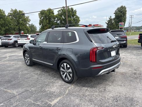 Used 2022 Kia Telluride EX w/ EX Premium Package FWD image 5