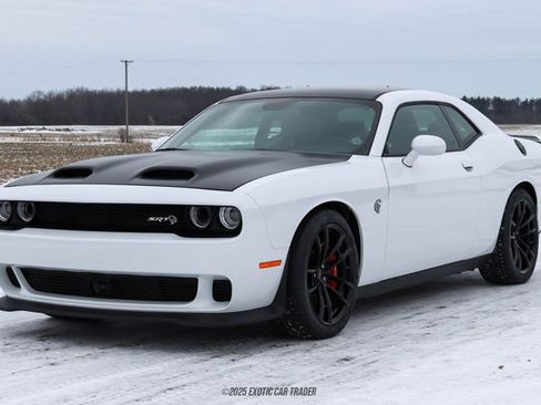 Used 2023 Dodge Challenger SRT Hellcat RWD image 14