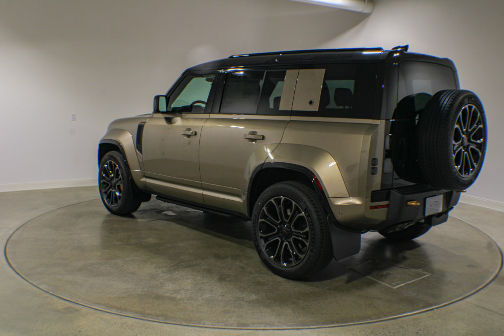 New 2026 Land Rover Defender 110 OCTA AWD/4WD image 4