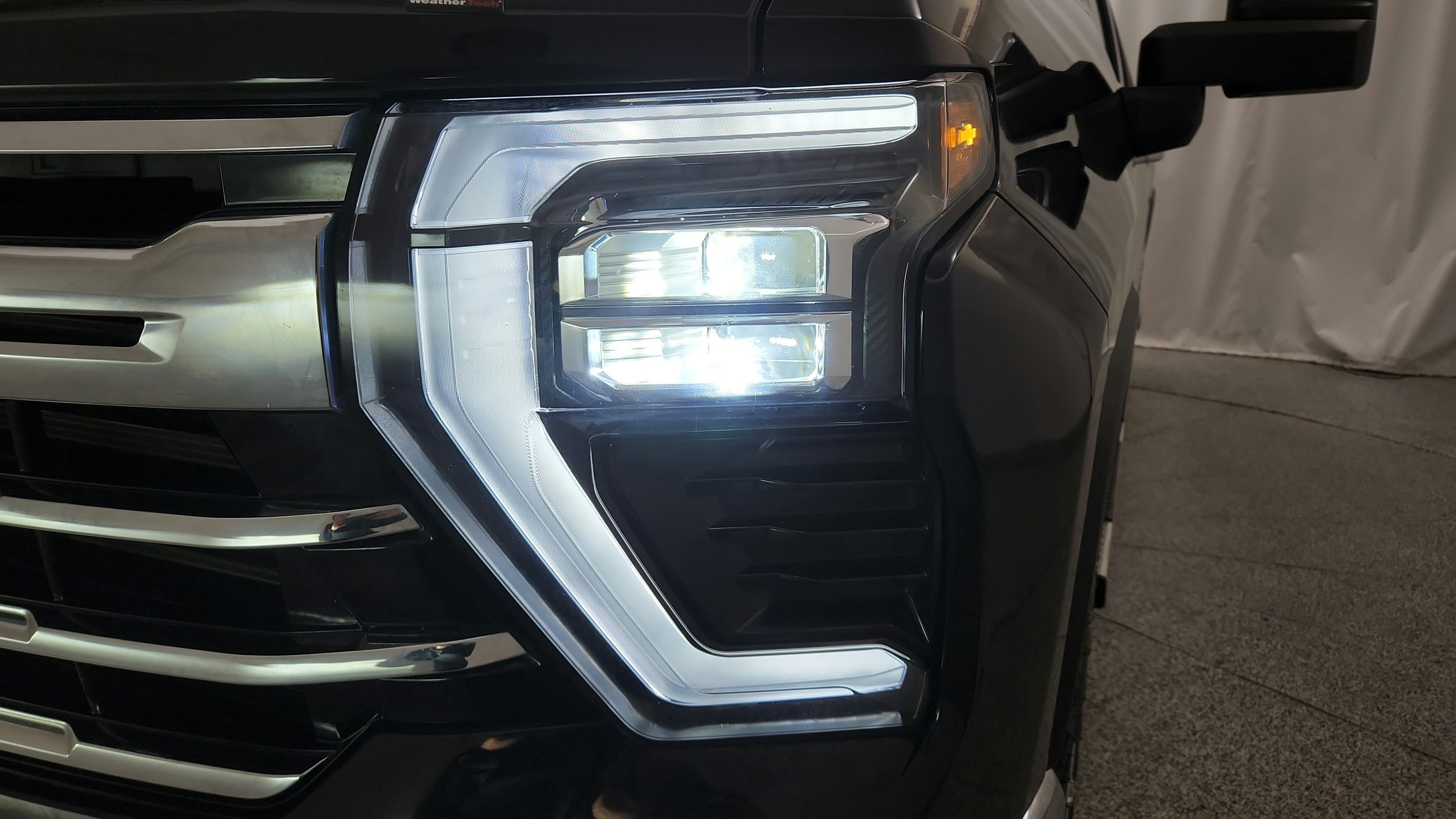 Used 2024 Chevrolet Silverado 2500 LTZ AWD/4WD image 34