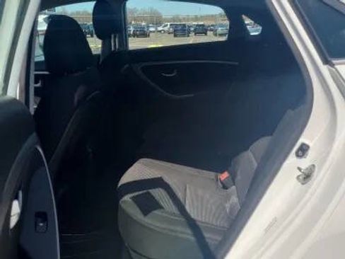 Used 2017 Hyundai Elantra GT image 20