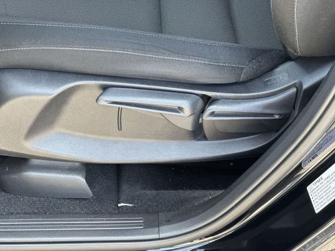 Used 2025 Honda CR-V LX image 24