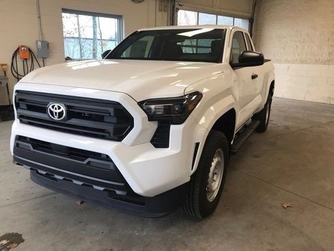 Used 2024 Toyota Tacoma SR RWD image 2