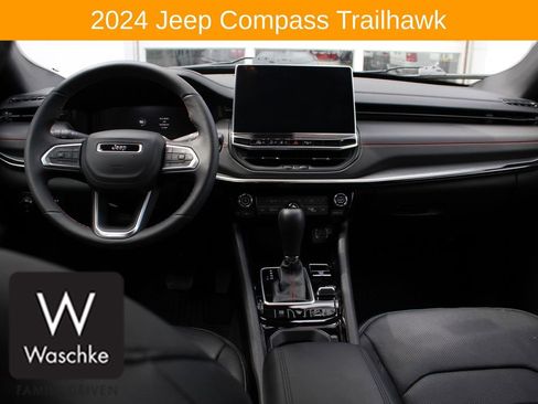 Used 2024 Jeep Compass Trailhawk w/ Trailhawk Elite Group image 24