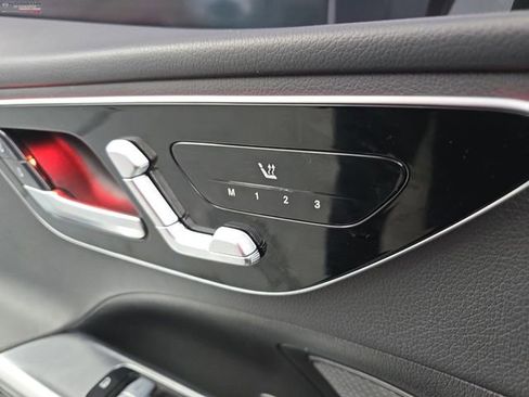 Used 2023 Mercedes-Benz C 300 Sedan image 25