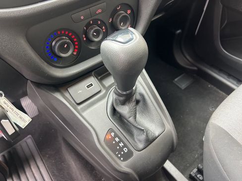 Used 2022 RAM ProMaster City Tradesman image 17