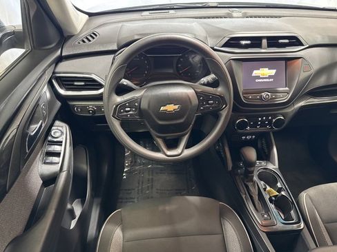 Used 2022 Chevrolet TrailBlazer LT w/ Driver Confidence Package image 14