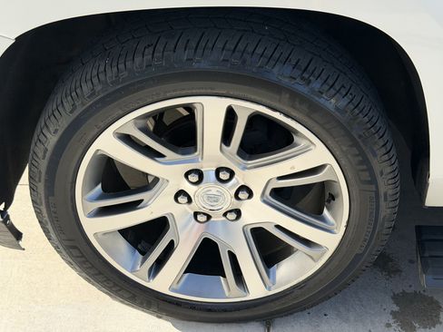 Used 2015 Cadillac Escalade ESV Premium AWD/4WD image 14