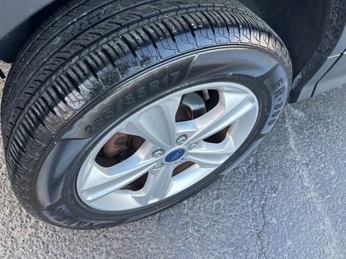 Used 2016 Ford Escape SE w/ Equipment Group 201A image 6