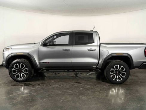 Used 2025 GMC Canyon AT4 w/ Nightfall Edition AWD/4WD image 4