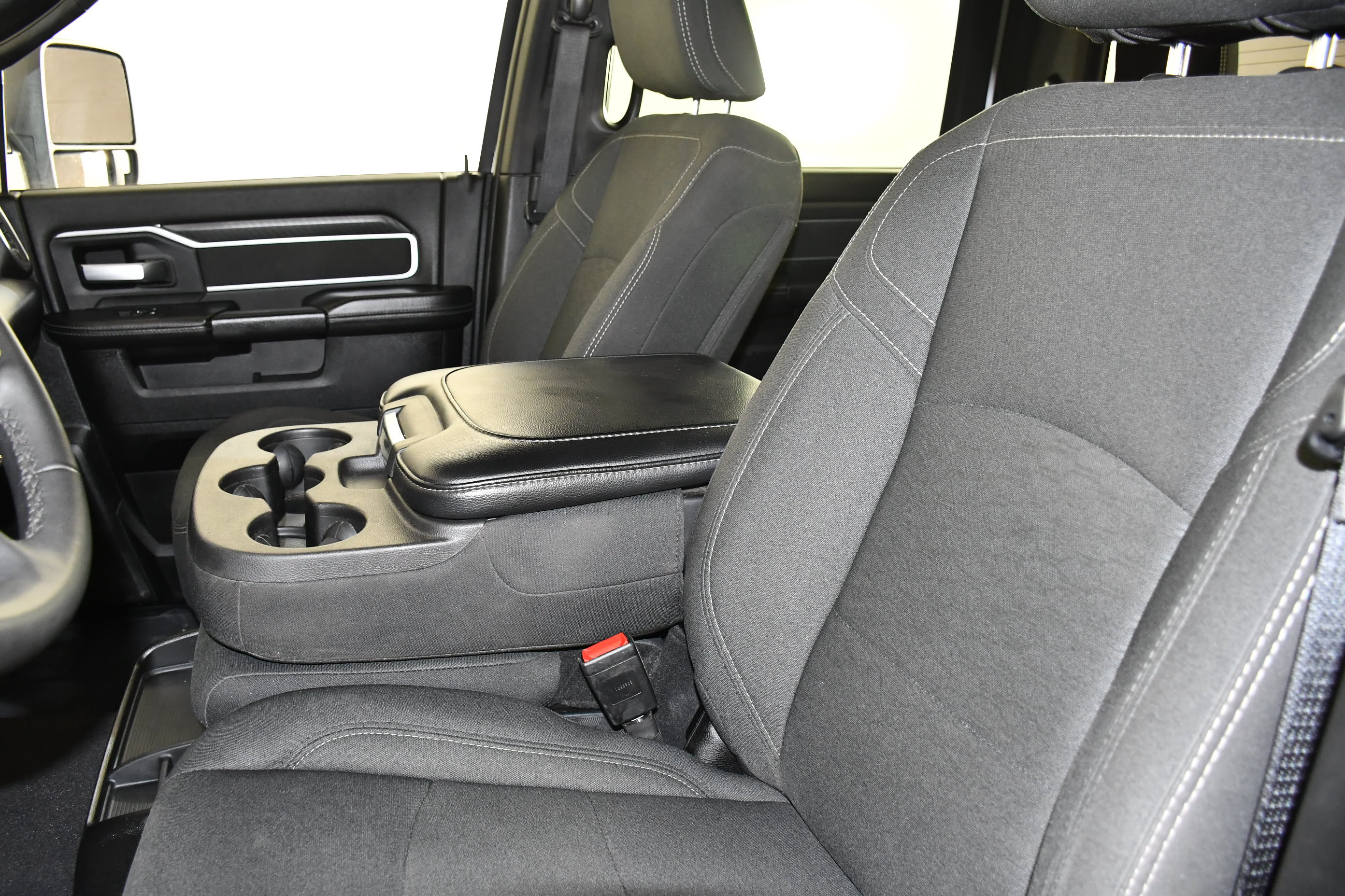 Used 2025 RAM 2500 Big Horn AWD/4WD image 40