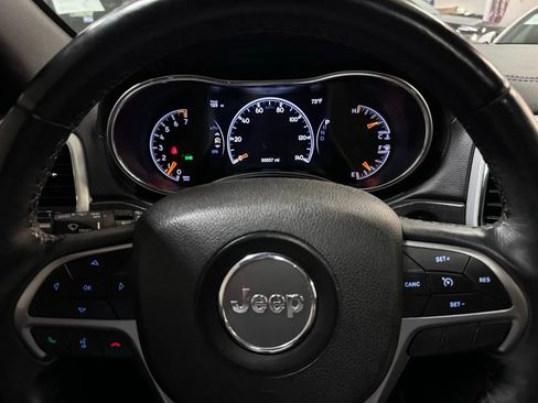 Used 2018 Jeep Grand Cherokee Limited image 13