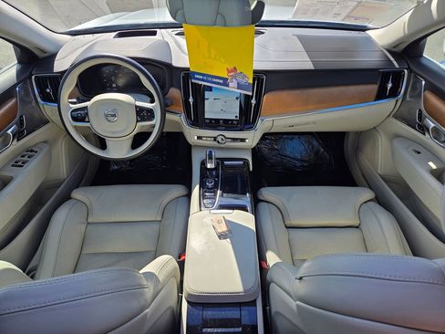 Used 2018 Volvo S90 T8 Inscription w/ Convenience Package image 42