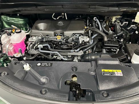 Used 2025 Toyota Sienna XLE image 72