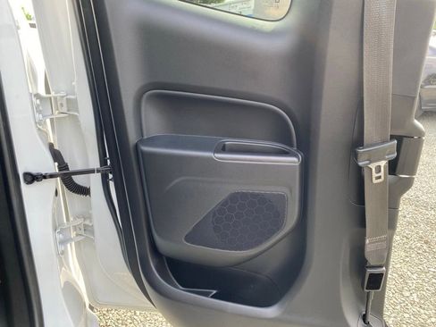 Used 2021 Chevrolet Colorado LT w/ Safety Package RWD image 15