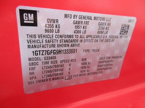 Used 2017 GMC Savana 3500 image 32