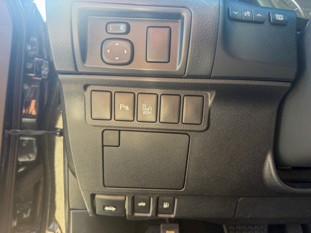 Used 2016 Lexus ES 350 w/ Premium Package w/Wood Trim FWD image 13