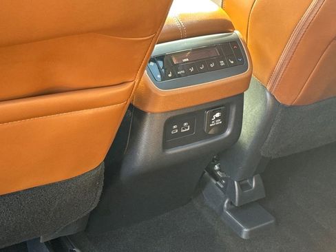 Used 2025 Nissan Pathfinder Platinum w/ Cargo Package image 38