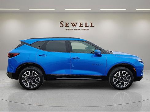 Used 2024 Chevrolet Blazer RS w/ Driver Confidence II Package image 6