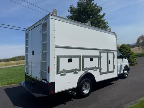 Used 2022 Chevrolet Express 3500 w/ Power Convenience Package RWD image 7