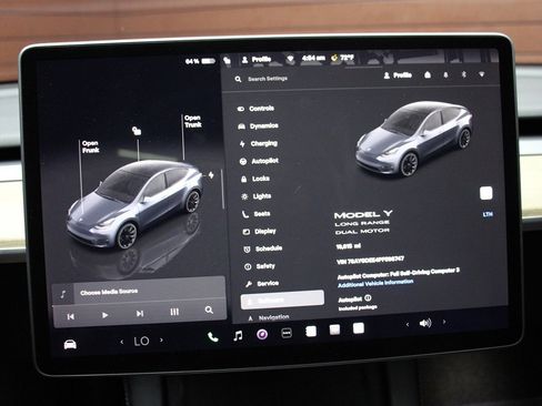 Used 2023 Tesla Model Y Long Range image 23