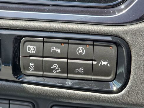 New 2026 GMC Yukon XL AT4 image 28