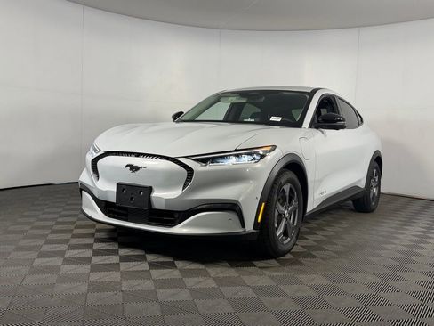 Used 2023 Ford Mustang Mach-E Select image 4