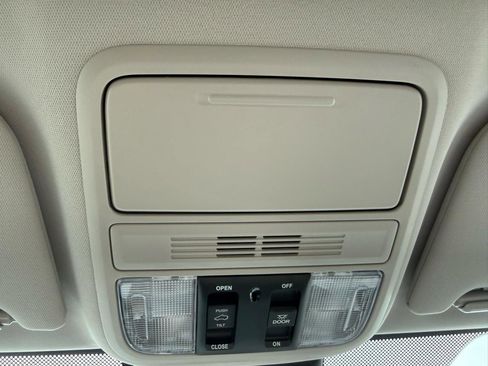 Used 2025 Honda Odyssey EX-L image 43