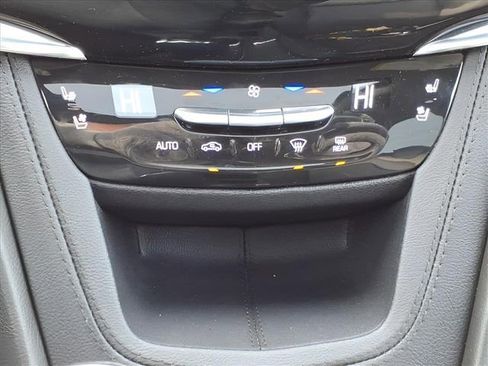 Used 2023 Cadillac XT6 Sport w/ Technology Package image 25