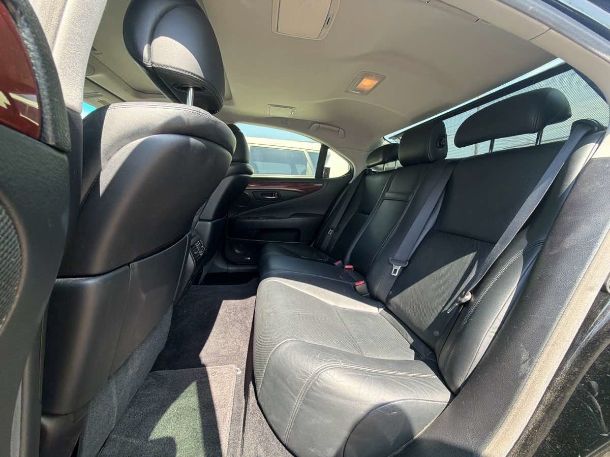 Used 2011 Lexus LS 460 w/ Luxury Value Edition RWD image 7