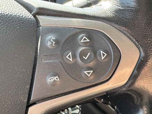 Used 2019 Chevrolet Colorado Z71 AWD/4WD image 9