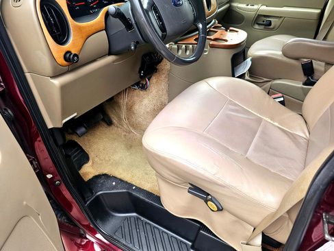 Used 2004 Ford E-250 and Econoline 250 image 25