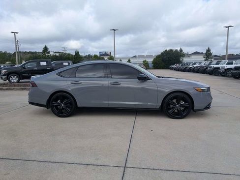 Used 2024 Honda Accord Sport image 2