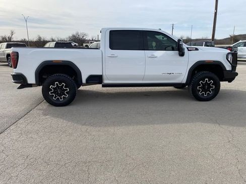 Used 2024 GMC Sierra 2500 AT4X image 7