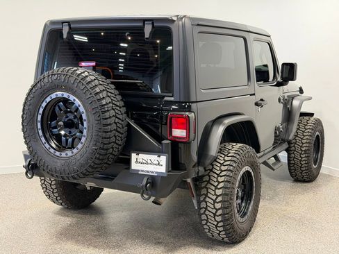 Used 2022 Jeep Wrangler Sport image 32