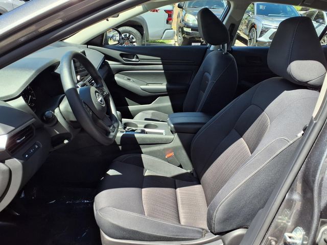 Used 2025 Nissan Altima 2.5 S FWD image 15
