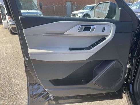 New 2026 Ford Explorer Active w/ Active Comfort Package RWD image 15