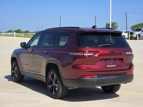 New 2025 Jeep Grand Cherokee L Limited w/ Black Appearance Package image 4