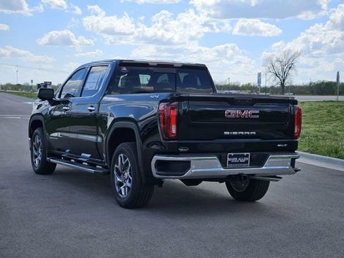 New 2026 GMC Sierra 1500 SLT AWD/4WD image 3