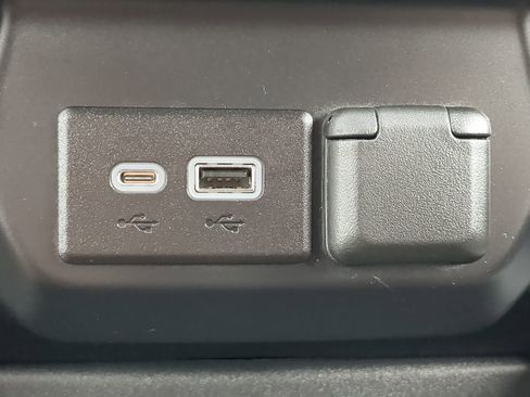 Used 2022 Chevrolet Silverado 3500 LT w/ Convenience Package image 19