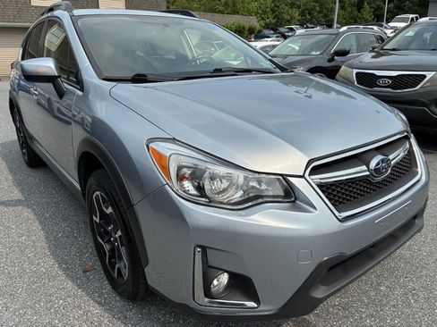 Used 2017 Subaru Crosstrek 2.0i Premium AWD/4WD image 3