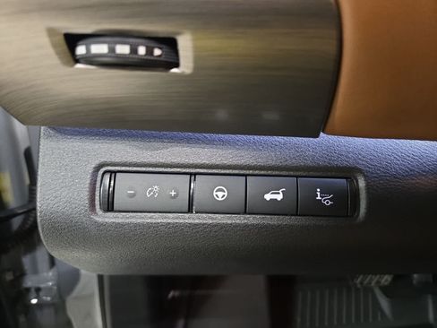 Used 2025 Nissan Pathfinder Platinum w/ Cargo Package AWD/4WD image 36