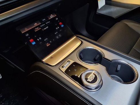 New 2027 Cadillac Vistiq Sport AWD/4WD image 19