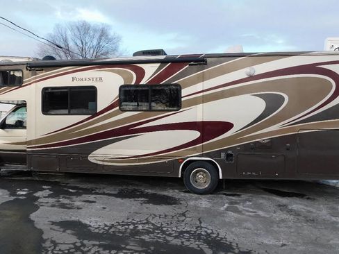 Used 2012 Ford E-450 and Econoline 450 Super Duty w/ Motorhome Prep Pkg image 17