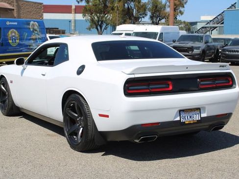 Used 2018 Dodge Challenger SRT w/ Technology Group RWD image 3