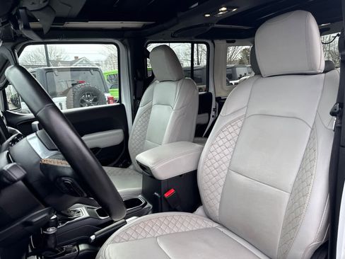 Used 2021 Jeep Wrangler Unlimited Sahara image 13