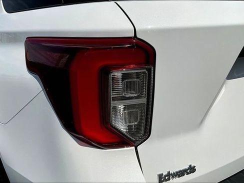 Used 2023 Ford Explorer ST-Line w/ Class IV Trailer Tow Package AWD/4WD image 23
