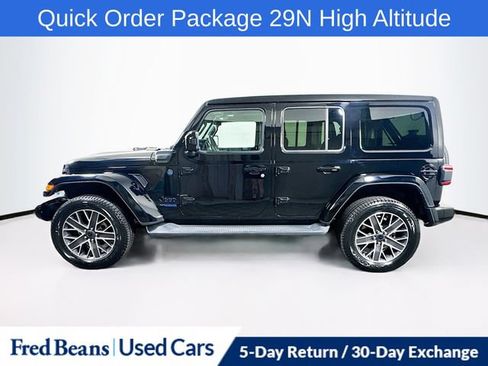Used 2021 Jeep Wrangler Unlimited Sahara AWD/4WD image 5