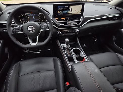 Used 2023 Nissan Altima 2.5 SR w/ SR Premium Package FWD image 25
